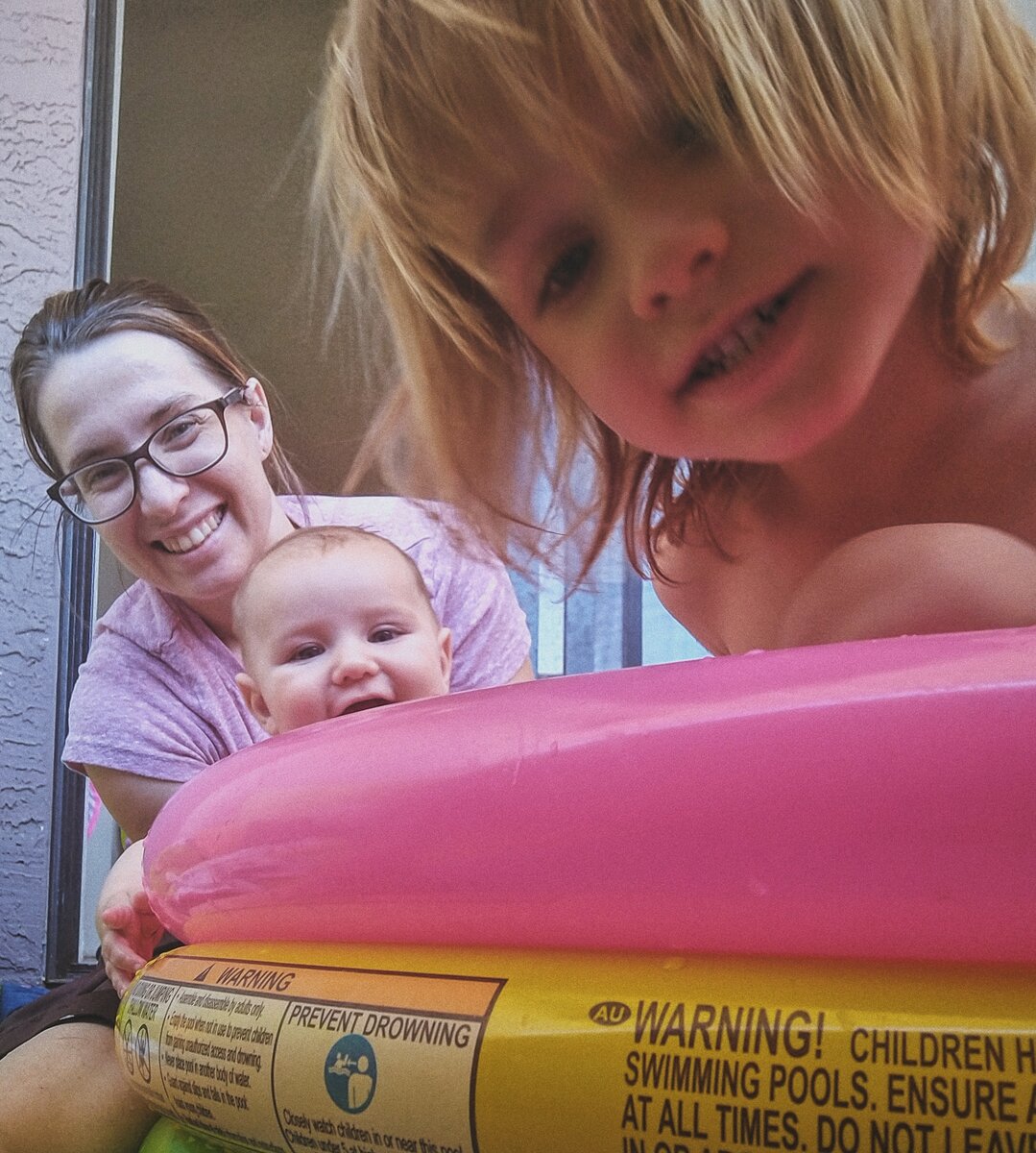 Тесно, конечно, но весело