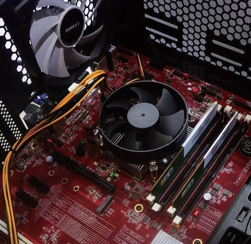 Для охлаждения новинке Via достаточно небольшого кулера