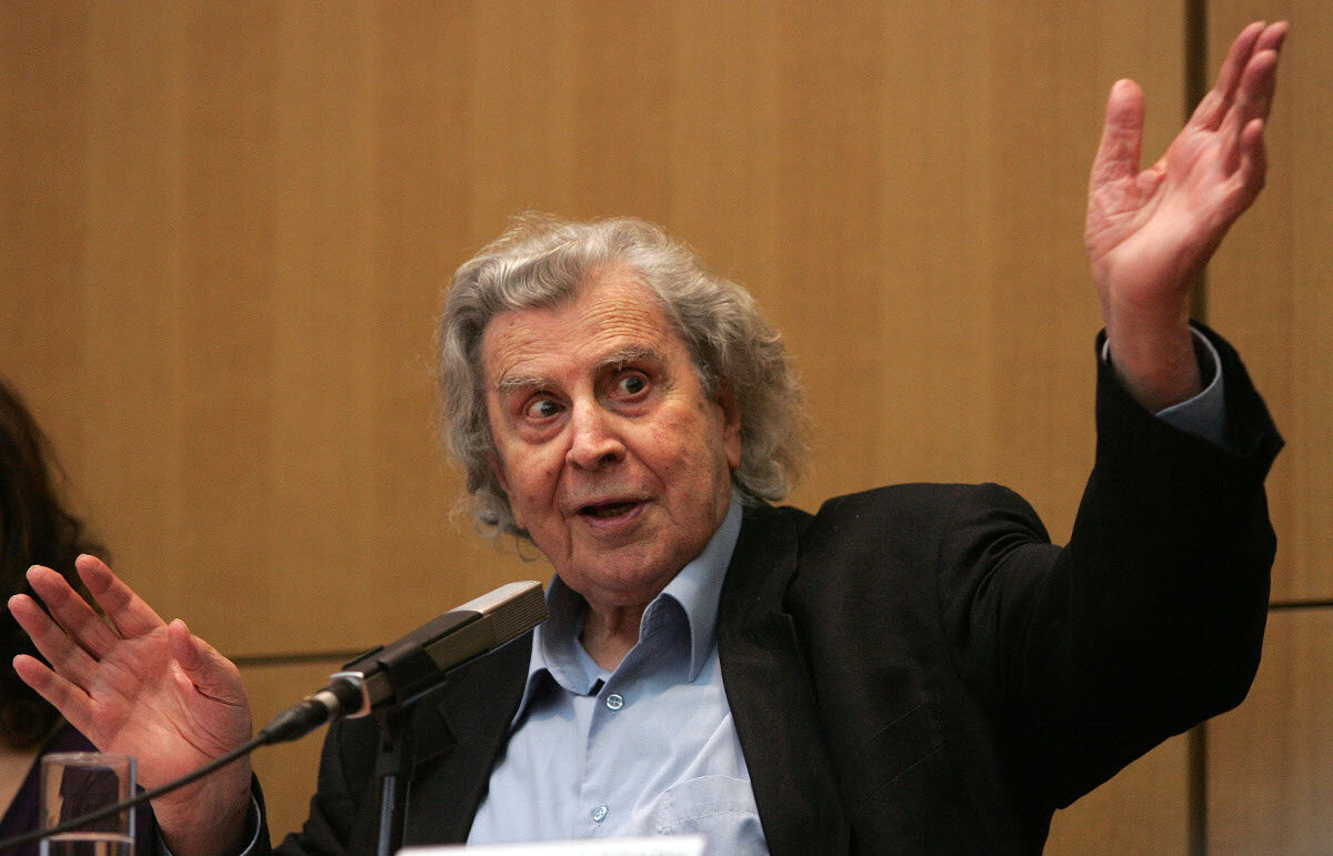 Микис Теодоракис