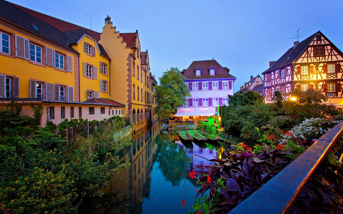 https://s1.1zoom.ru/b5050/272/France_Houses_Marinas_Evening_Colmar_Canal_552479_3840x2400.jpg