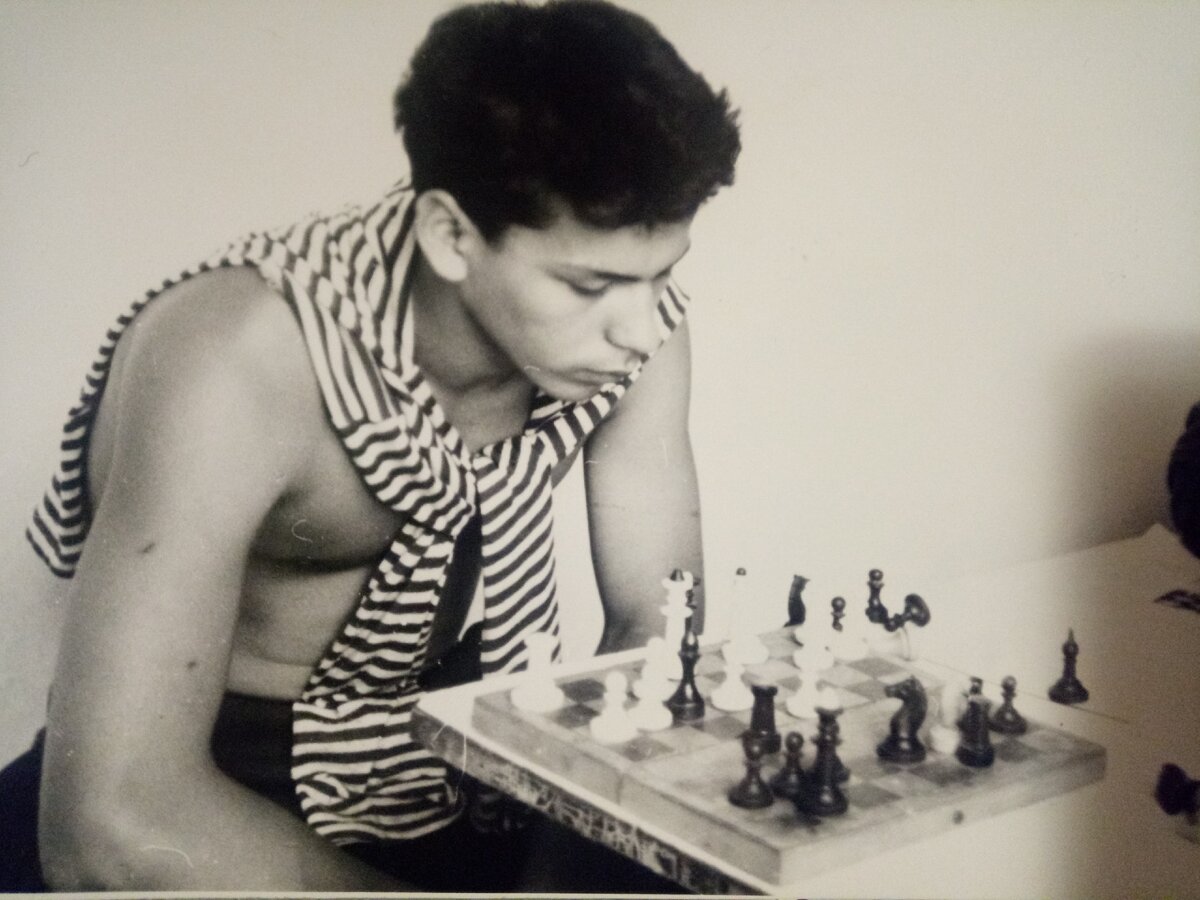 Типичный расслабон советского грузчика. 1989 г.