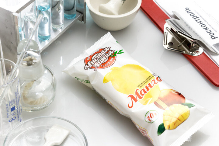 Мороженое с шоколадной крошкой на палочке. Дефицит молока мороженое. Росконтроль мороженое. Росконтроль мороженое. Росконтроль мороженое.