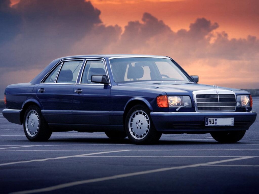Живая классика. Минчанин продает Mercedes 1991 года по цене нового