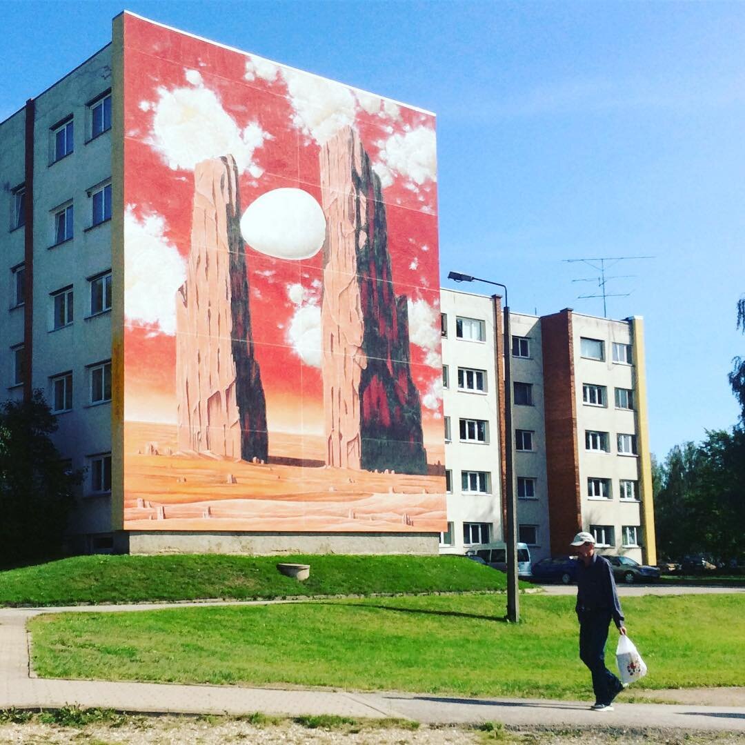 Этот арт я нашла в очень маленьком поселке в Эстонии. Оставил неизгладимое впечатление!