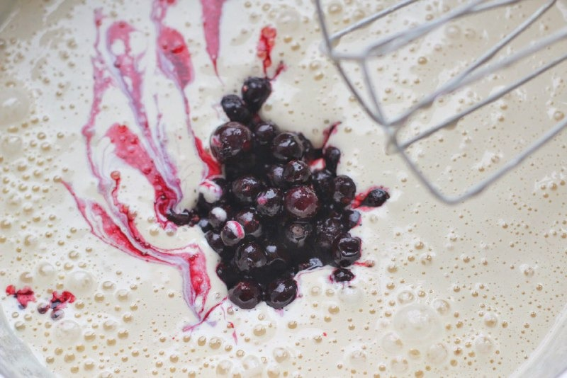 Ягодный бисквит. очень вкусно!