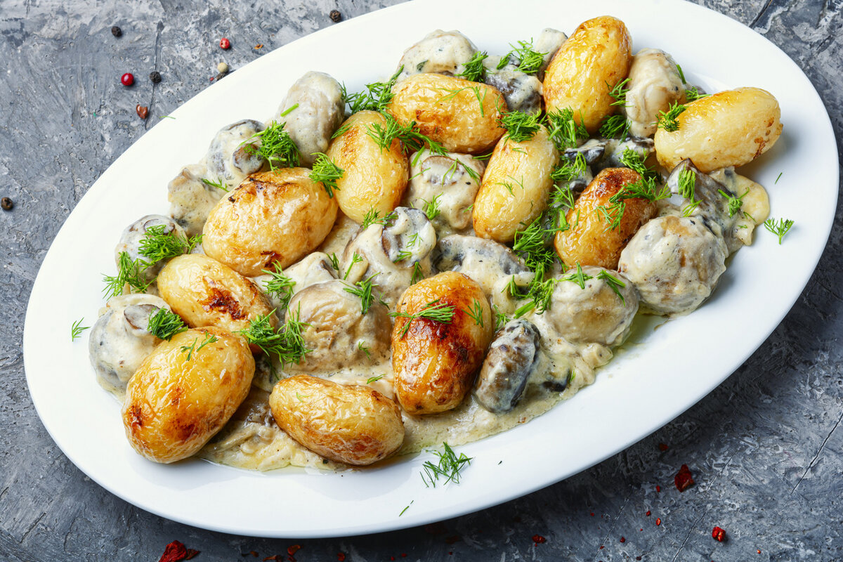 https://femina.hu/recept/gombas-fuszeres-ujkrumpli/
