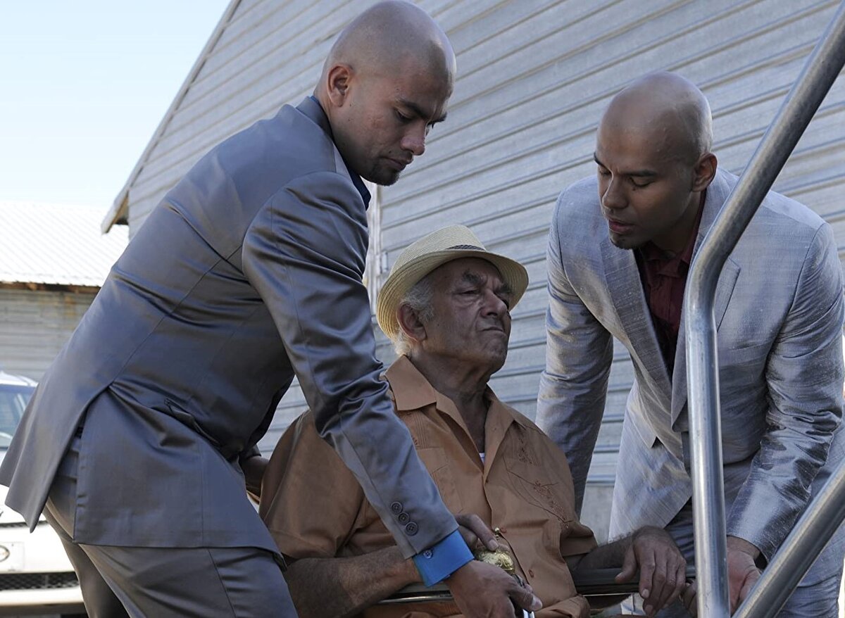 Куда без мексиканцев в таком сериале?