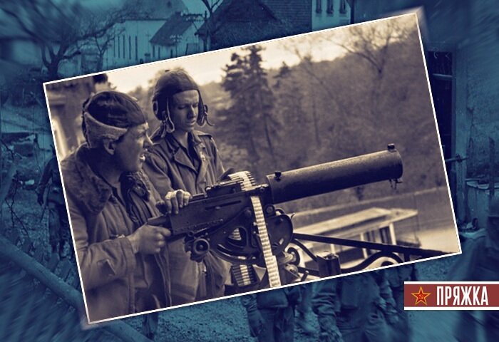 Фото 1. За несколько минут до своей смерти Рэймонд Дж.Боумен (виден справа) со своим товарищем Леманом Риггсом (слева)