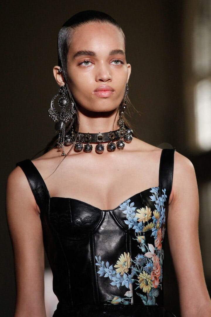 Одежда от Alexander McQueen