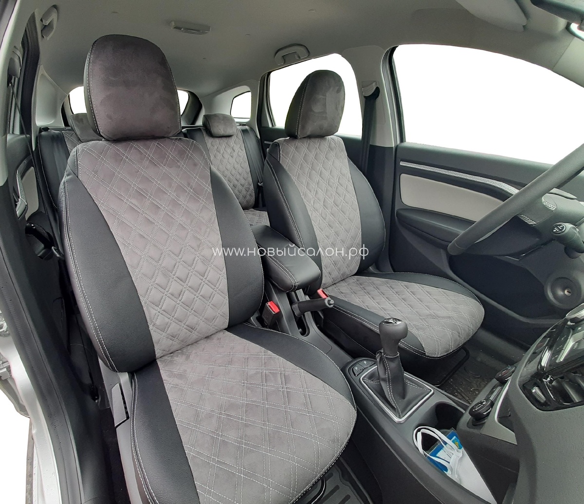 Фото установленных чехлов на Lada Vesta