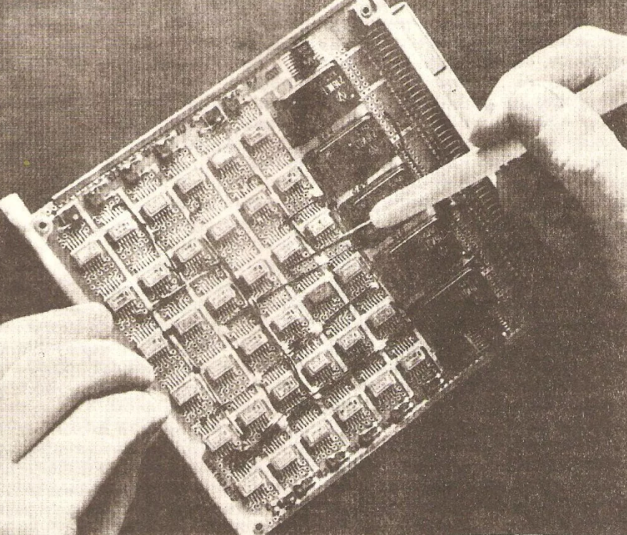 Первые интегральные схемы