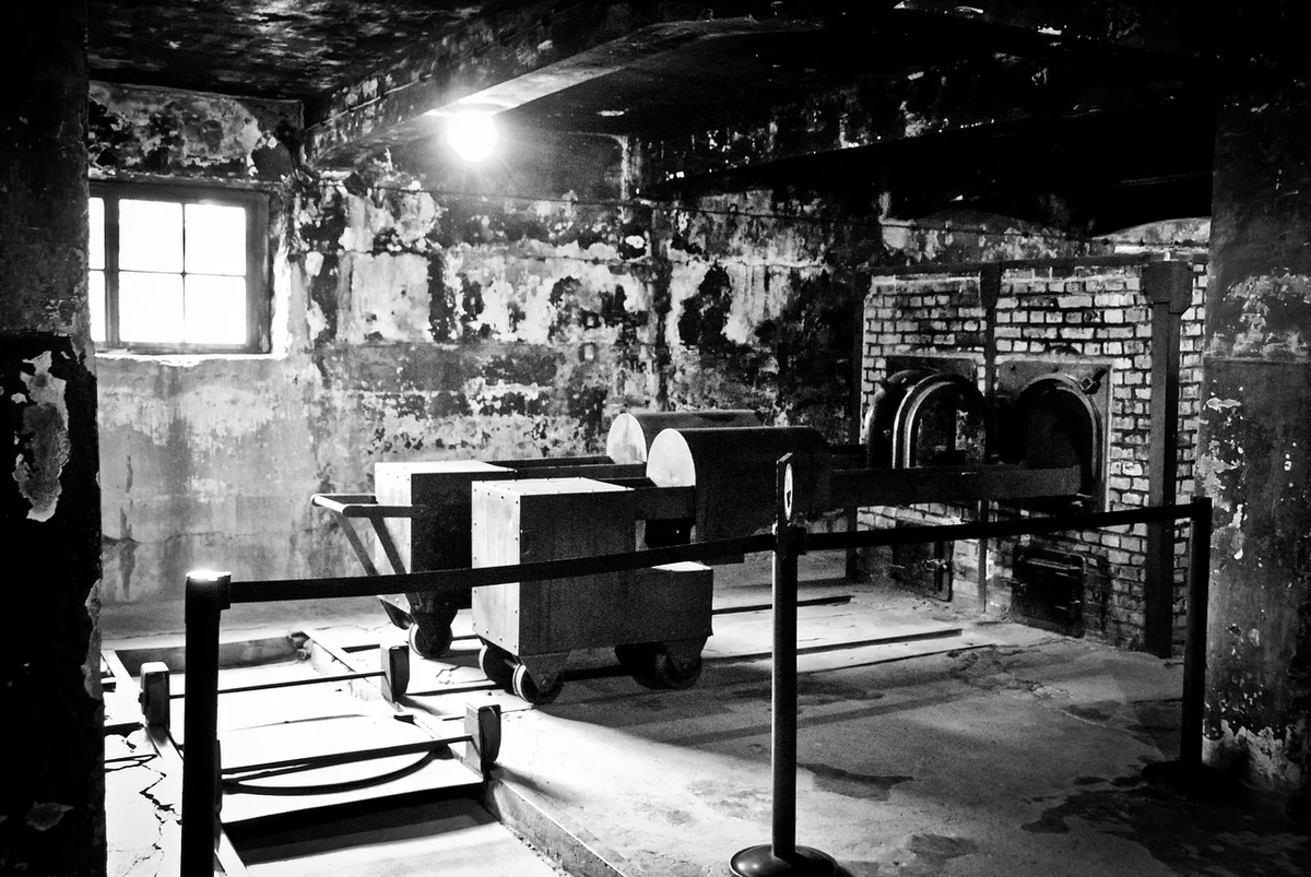 печи крематория освенцима. печи освенцима. печи крематория освенцима. бухенвальд немецкий лагерь крематорий. освенцим биркенау крематорий.