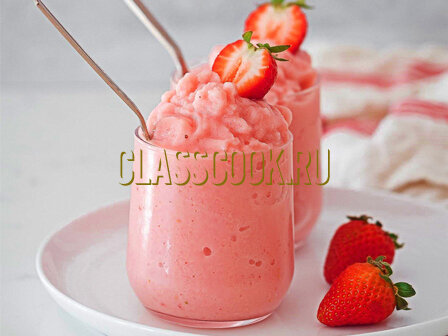 Йогурт с клубникой