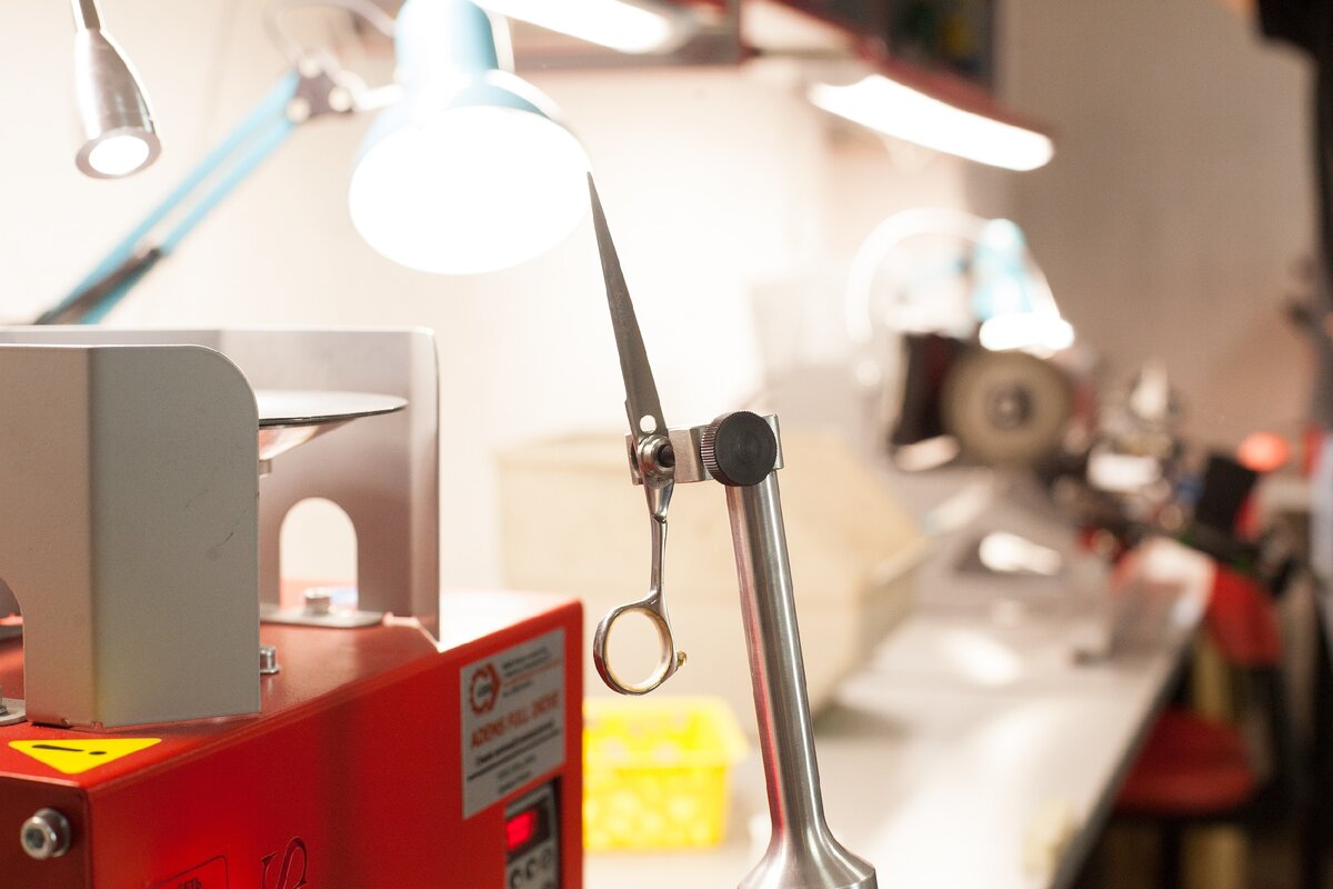 Станок для заточки парикмахерских ножниц ADEMS Full Drive