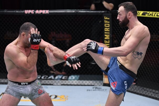 Момент боя Руа и Пола Крейга.. фото: картинки яндекса. 