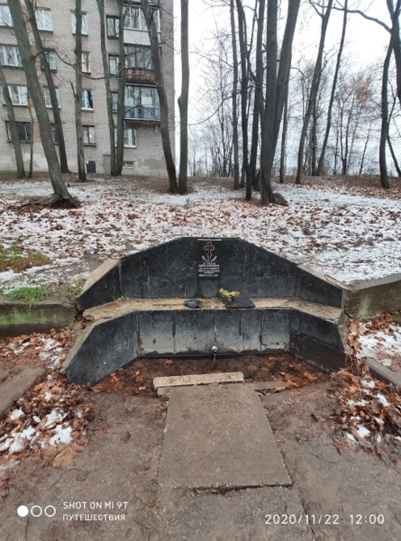 Петербург. Родник на проспекте Тореза. Фото автора 