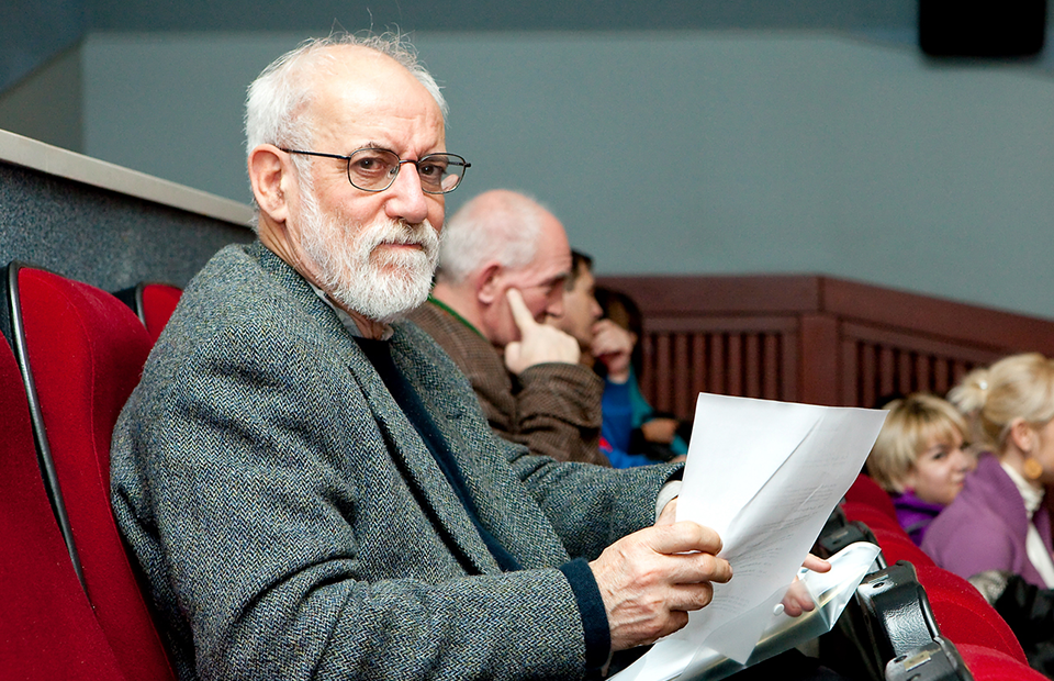 Дональд Рейфилд