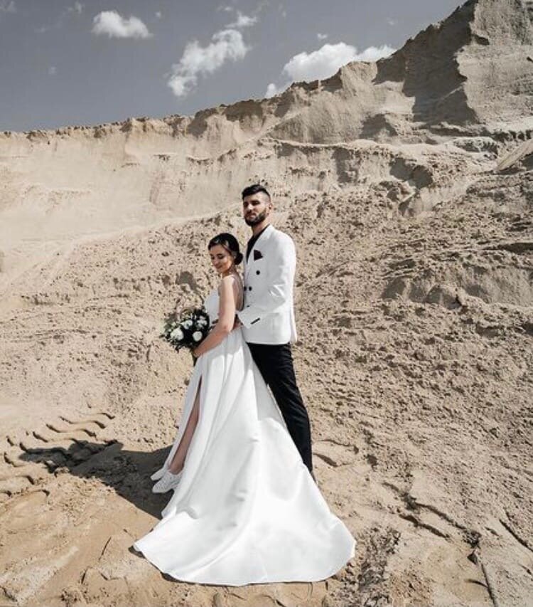 Идеи свадебных фото:горы,море,лес, песочный карьер.