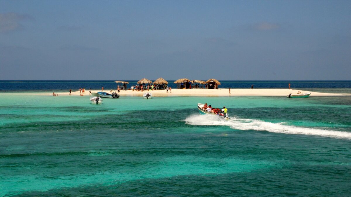 Источник: https://a.travel-assets.com/findyours-php/viewfinder/images/res70/50000/50237-Cayo-Arena.jpg