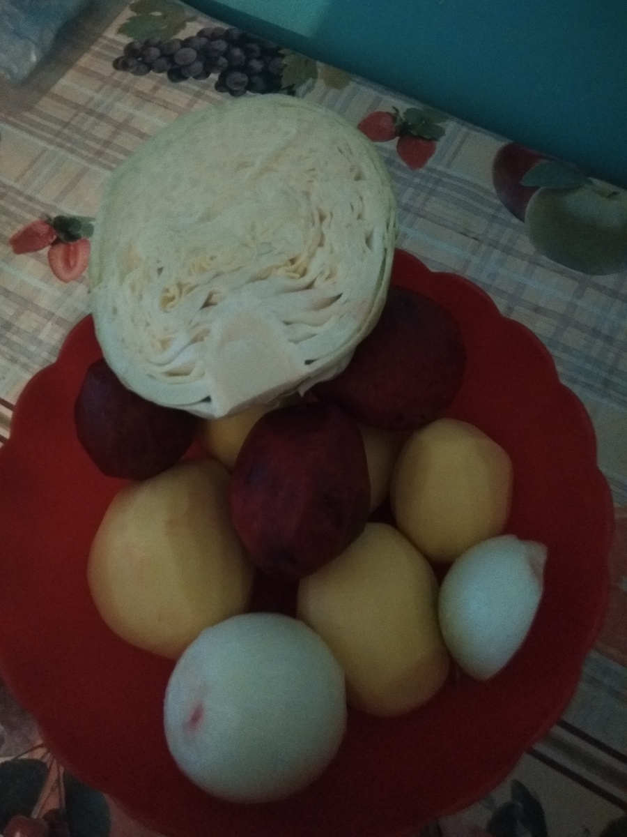 Чистим и моем овощи