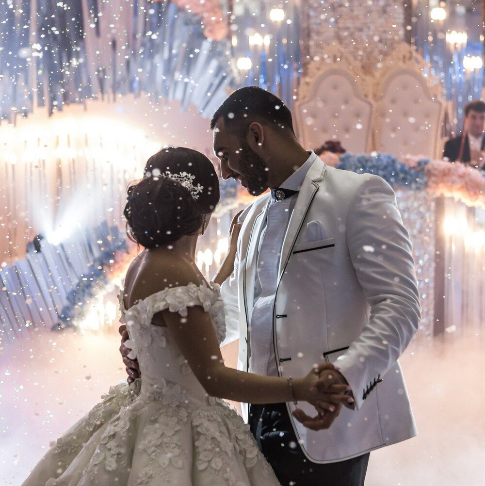 В этот раз решила картинку из интернета поставить))) Похож на Джона?)