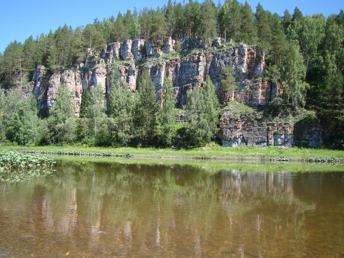 Урал чусовая. Река чусовая пермь. Река чусовая камень великан. Село кын река чусовая. Камень сокол река чусовая.