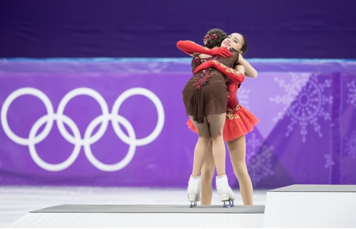 Объятия на льду!