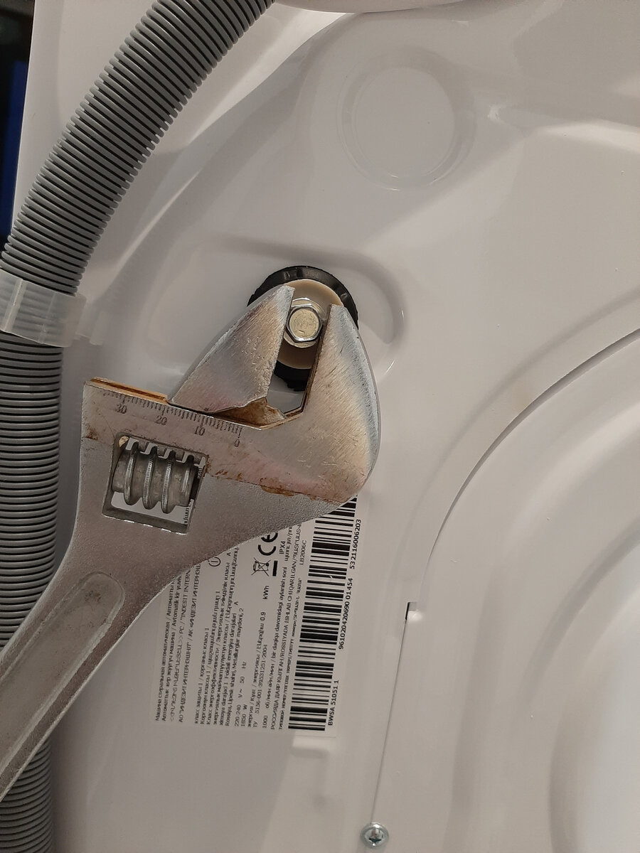 Как правильно установить стиральную машину, чтобы она не прыгала при отжиме?