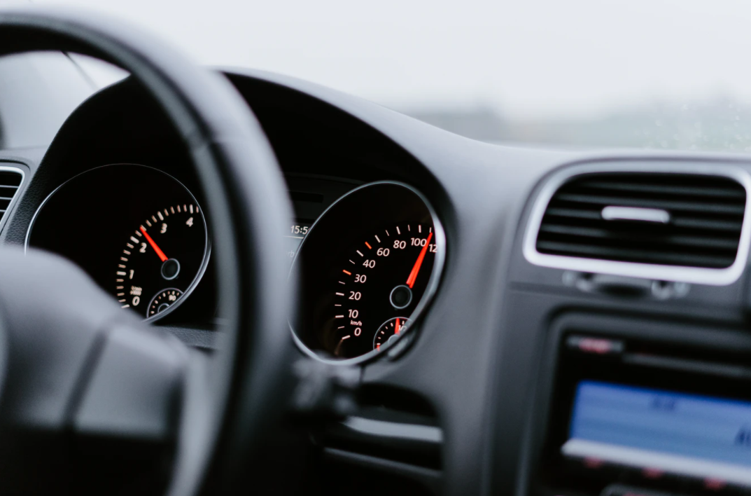 Неприятный запах в салоне автомобиля. 