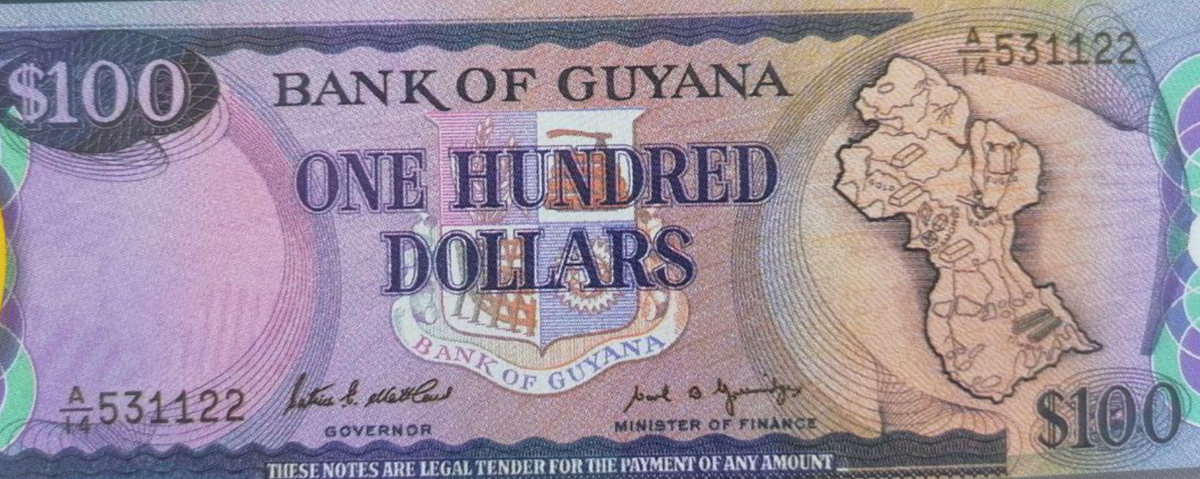 Аверс купюры 100 долларов с рисунком географической карты Гайаны