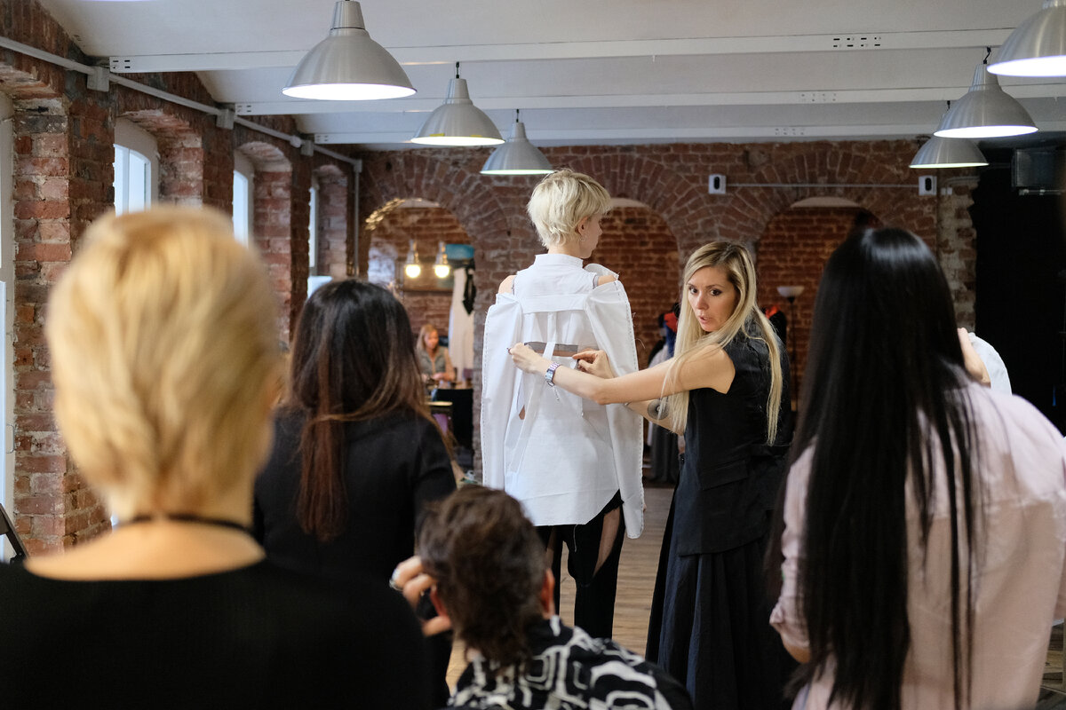 Фото с офлайн мастер-класса академии Metrics