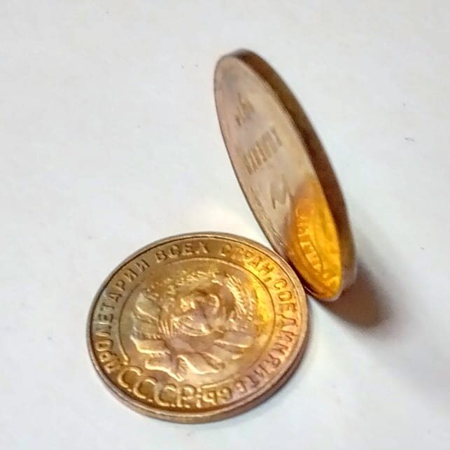 Гладкий гурт, штемпельный блеск.