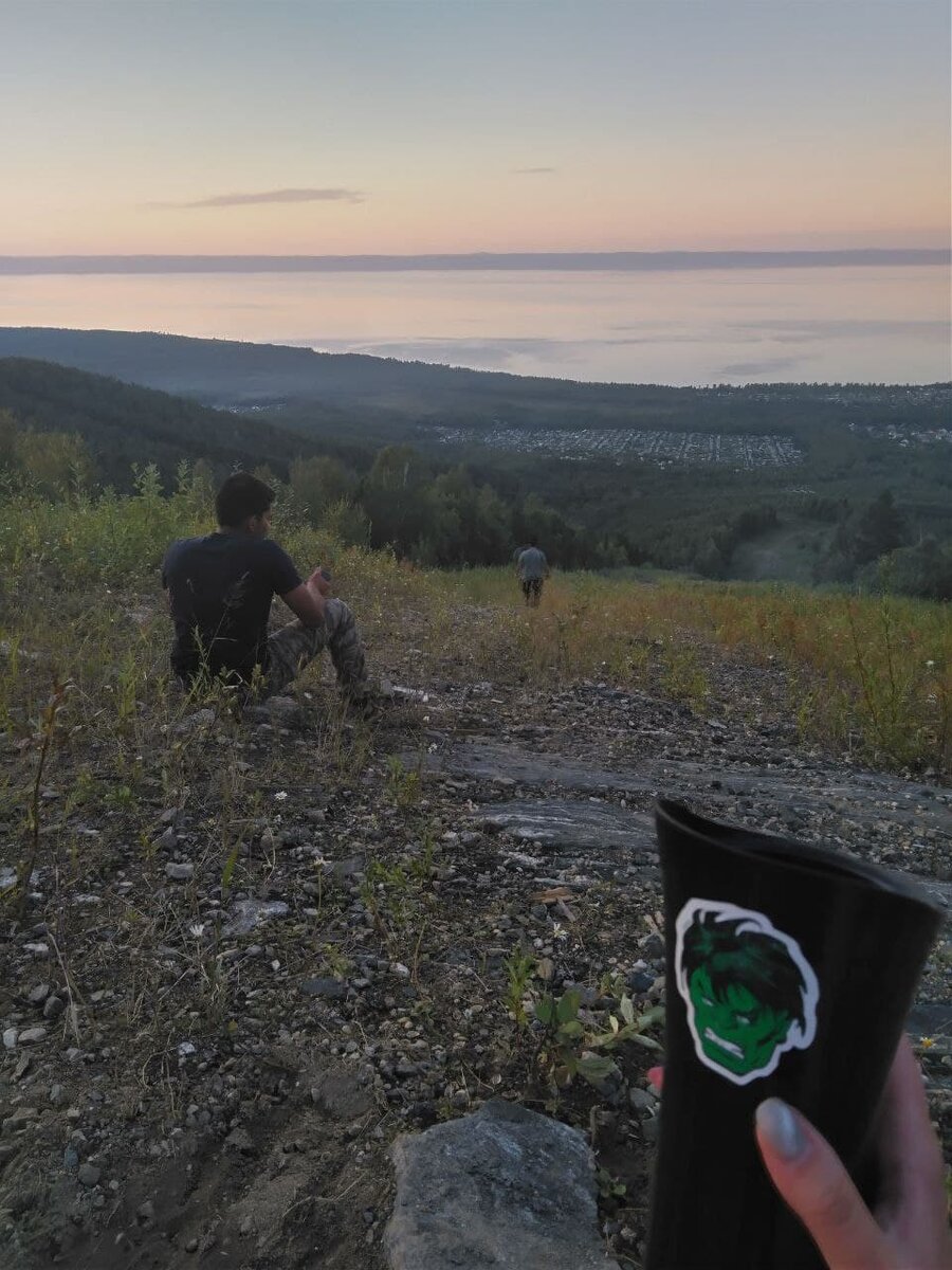 Ах, этот вид. Компот практически так же прекрасен. А про этих парней я расскажу чуть ниже.