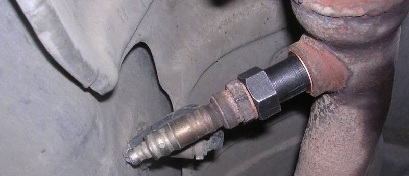 Ключ для откручивания лямбда зонда. Замена датчика кислорода шкода фабия. Как выкрутить датчик кислорода. Лямбда ланос 1. Как открутить лямбду эскудо 2005.