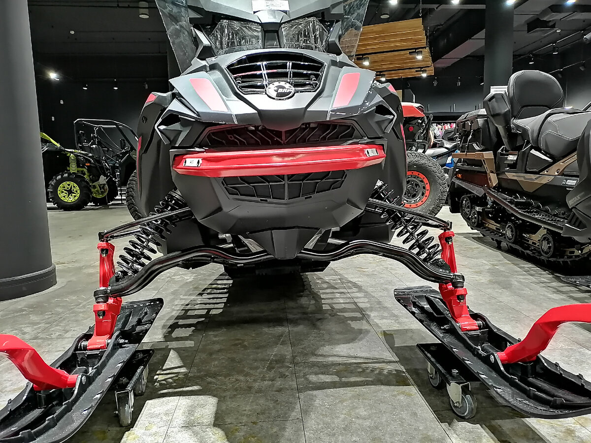 "Сабли" становятся все популярнее. Обратите внимание на ширину колеи.