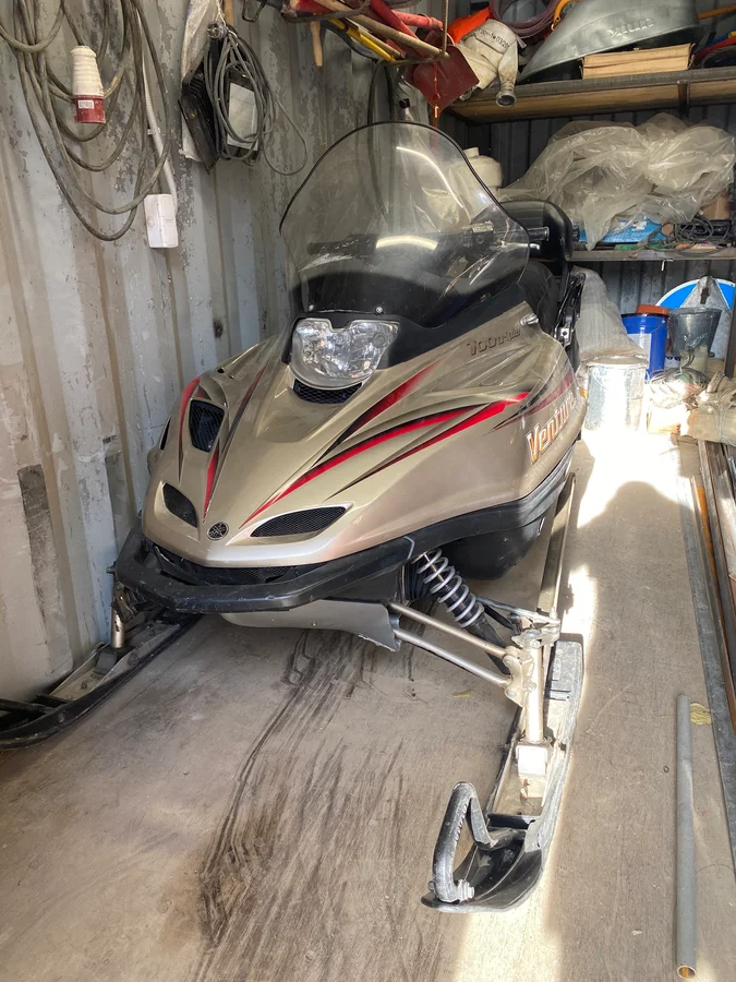 Турист, который способен на большее, чем кажется на первый взгляд! Источник фото - https://auto.ru/snowmobile/used/sale/yamaha/venture/4114965-21184e6e/