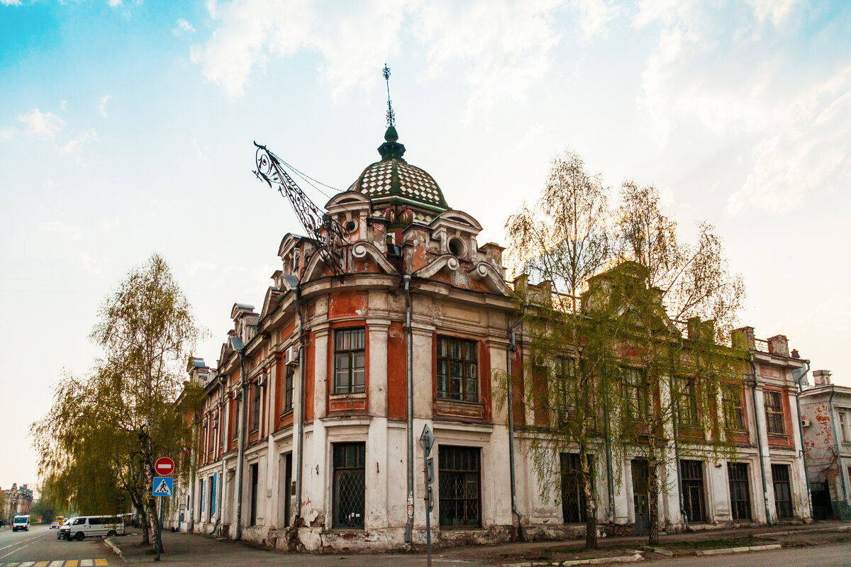 Население бийска. Бийск старый центр. Старый центр Бийск исторические здания. Особняк купца васенёва Бийск. Бийск архитектура.