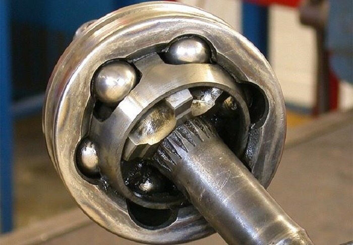 Так выглядит ШРУС без установленного влагогрязезащитного резинового пыльника