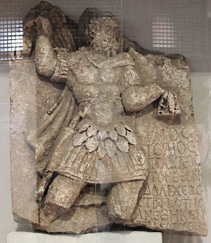 Статуя Юпитера Долихена из музея в Перре.