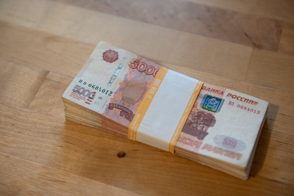     Женщина будет платить штраф 5 месяцев. Ксения ТИМОФЕЕВА