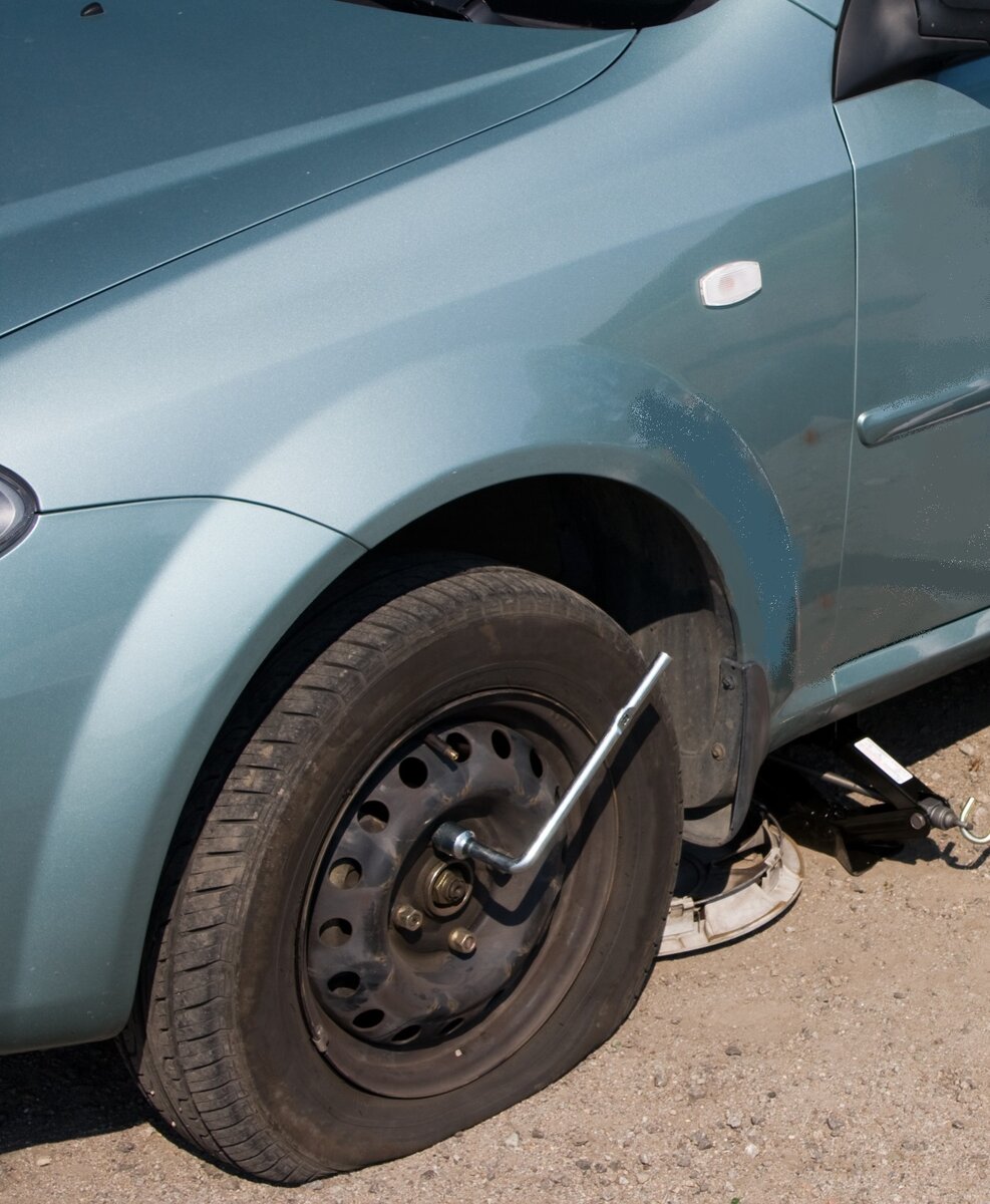 И потом как сорвали, спокойно ручками откручиваем