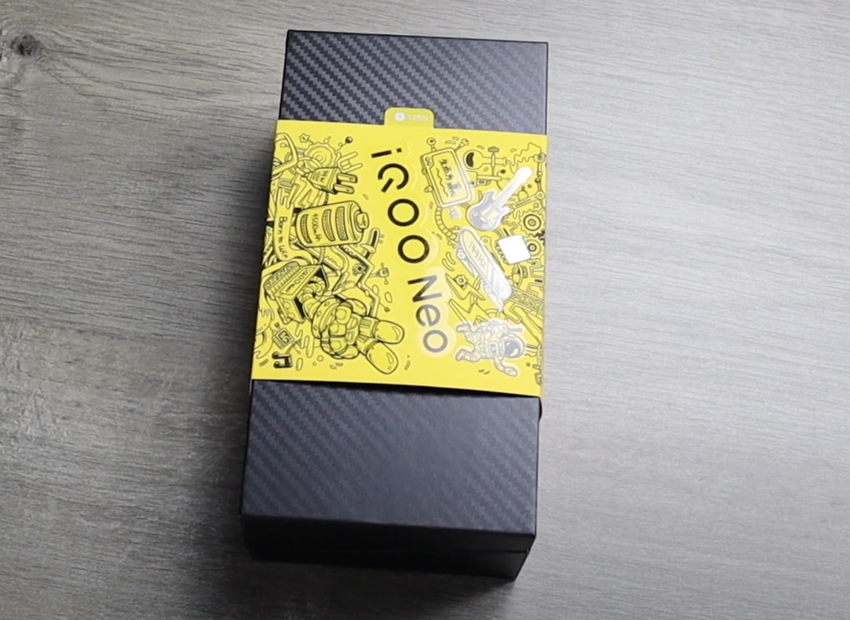 Упаковка iQOO Neo3 5G