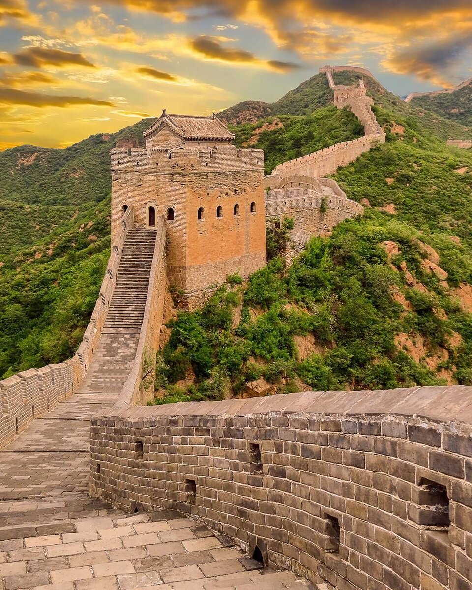 Китайская стена достопримечательность. Великая китайская стена. Великая китайская стена Бадалин. Великая китайская стена Сычуань. Великач китайскач с Тена.