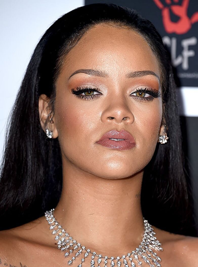 Рианна в парике -uduba.com