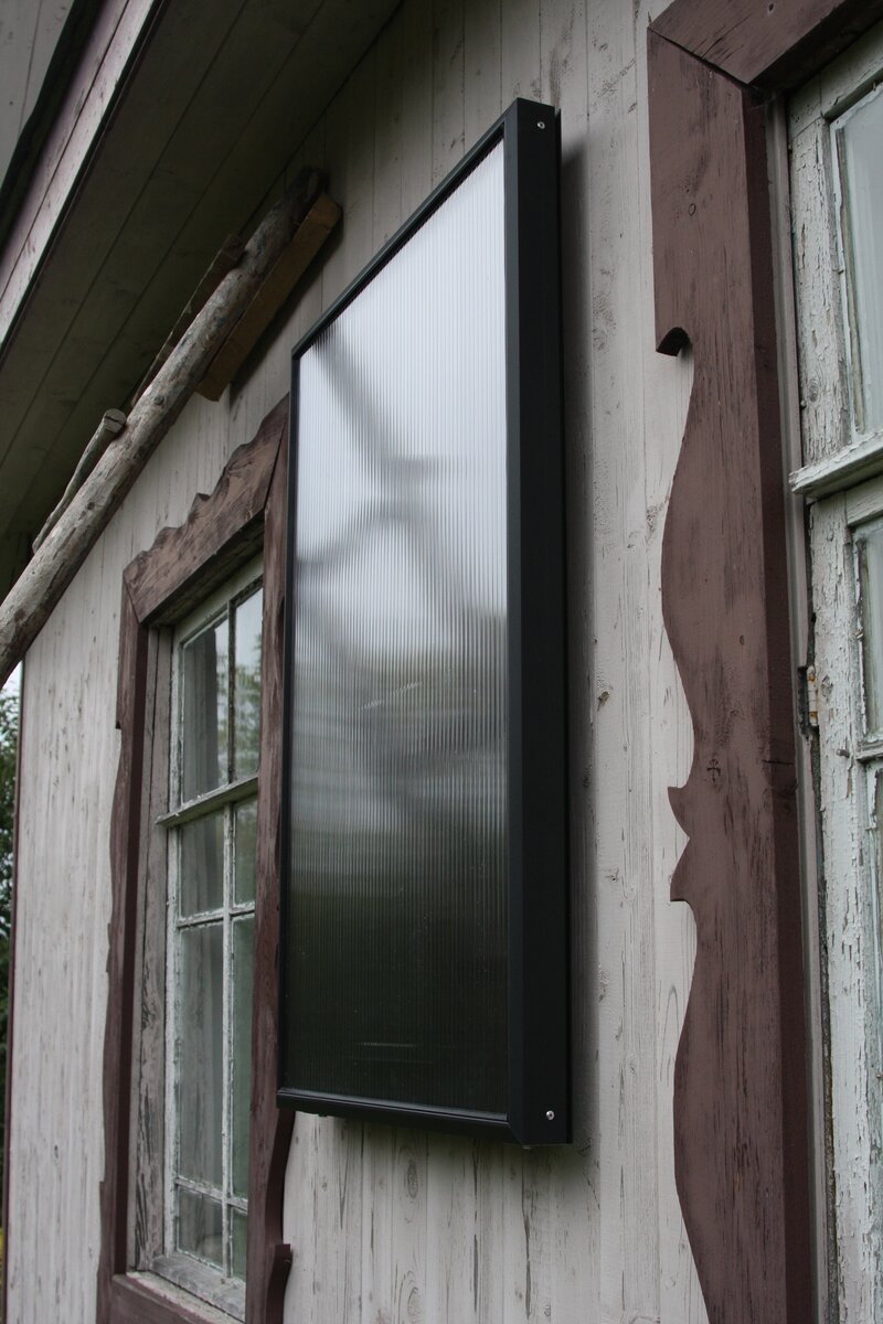 Так выглядит солнечный коллектор воздуха для помещения площадью до 50 метров.