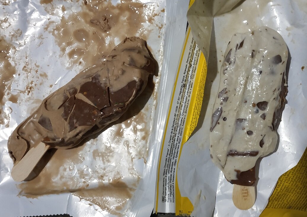 Перед фотосессией всю эту субстанцию пришлось предварительно заморозить, чтоб не растеклось