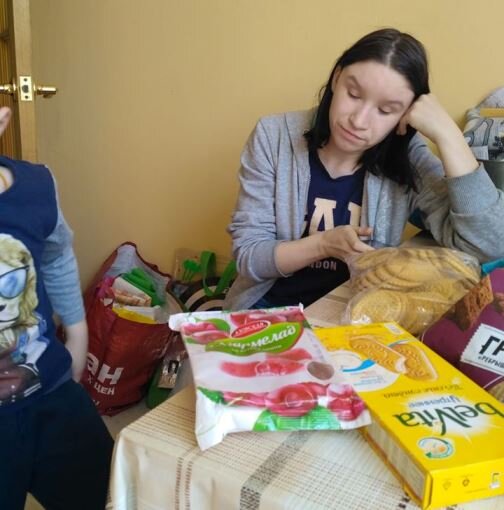 Из жизни руководителя Дом для людей, оказавшихся в сложной жизненной ситуации «Ремесло добра» // На фото - должница