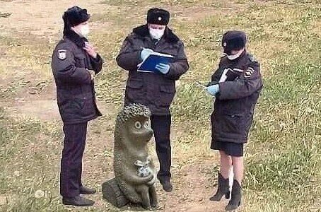 Что они лепят и с чем они борются? О каком рабстве речь ведут и почему я с намордником должен ходить?