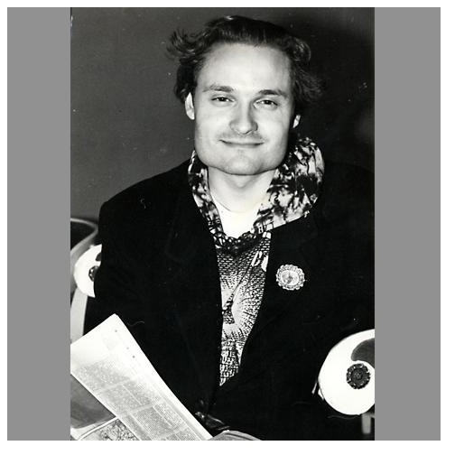 молодой Васильев