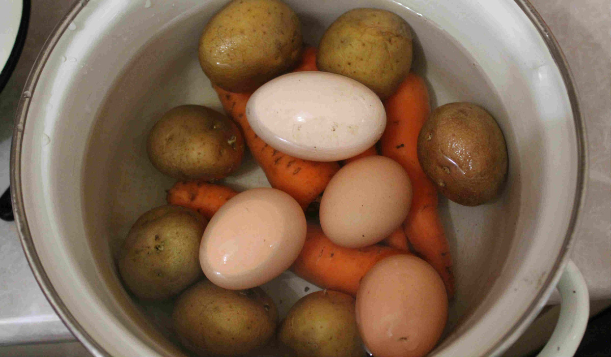 Варятся все ингридиенты разное время, так что не пропустите